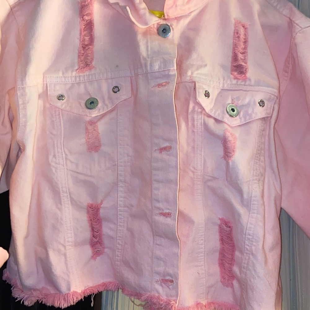 Light pink distressed jean jacket - Picture 3 of 4